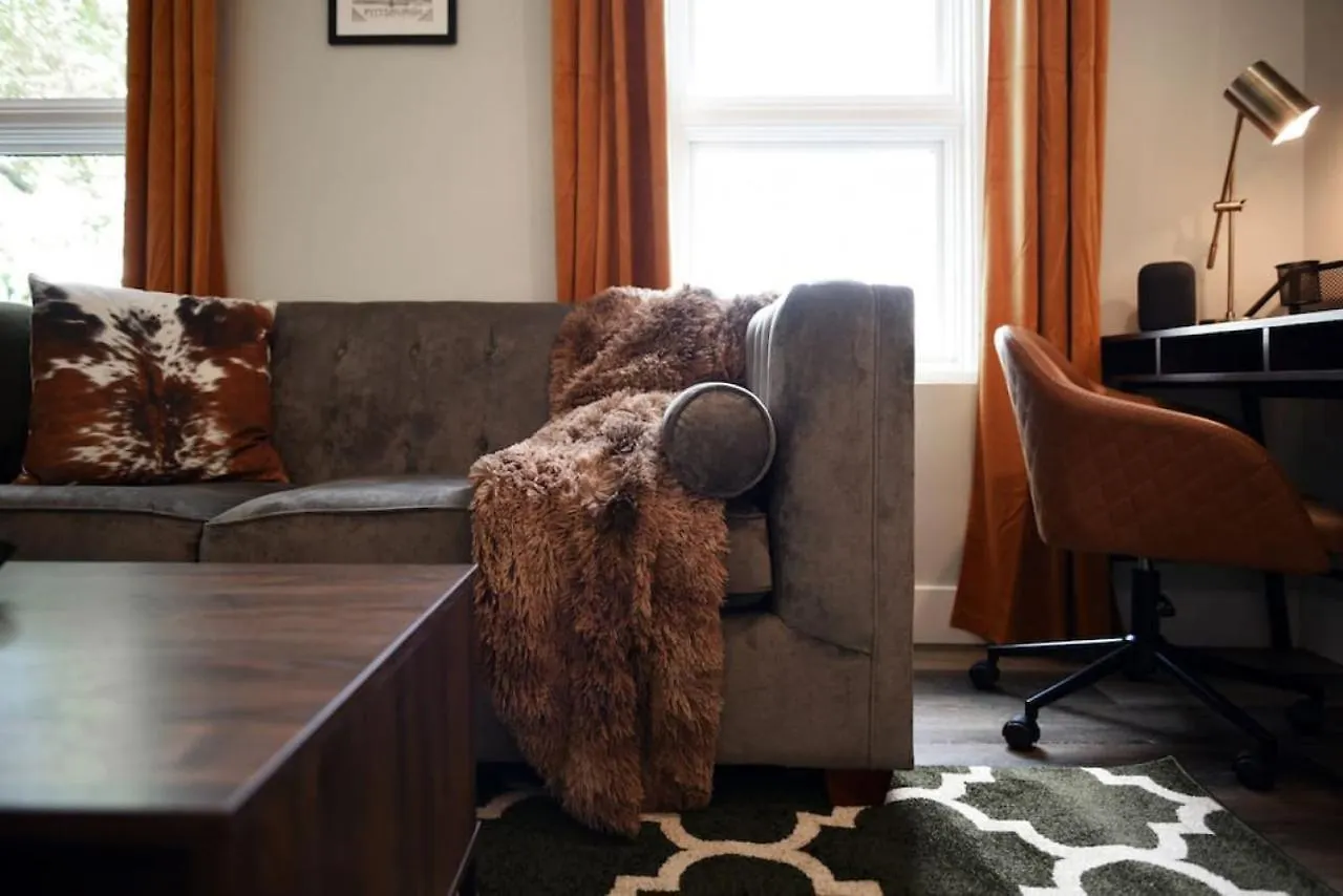 Hostwise Stays - The Grandview - Great City Views - Brand New Remodel 匹兹堡